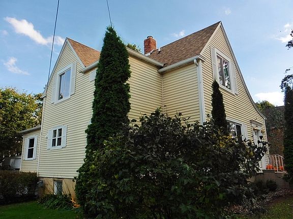 2nd image of 132 N 1st St