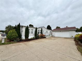 2650 Lake Breeze Dr, Madison, OH 44057