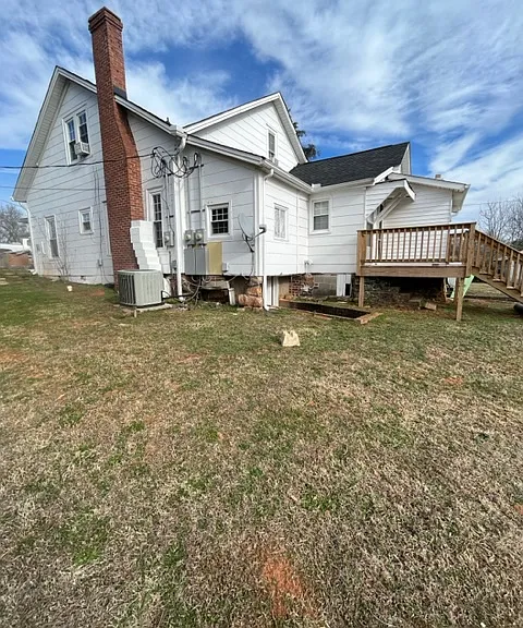 208 Harmon Rd #3 — Photo 2