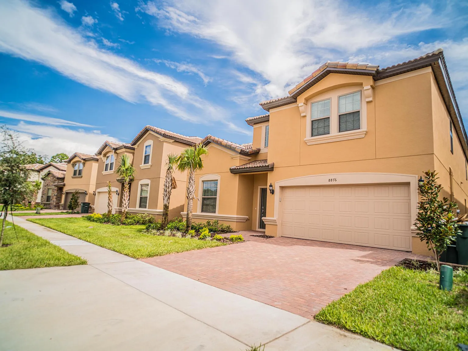 8 bed, 6.5 bath, 4041 sqft, $4,000 — Photo 2