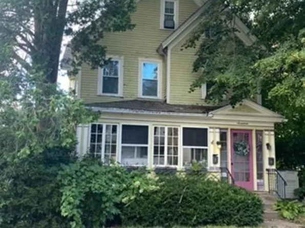 15-17 Canby St, Holyoke, MA 01040