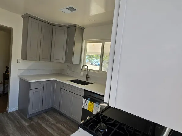 1529 Newport Ave #1, Grover Beach, CA 93433