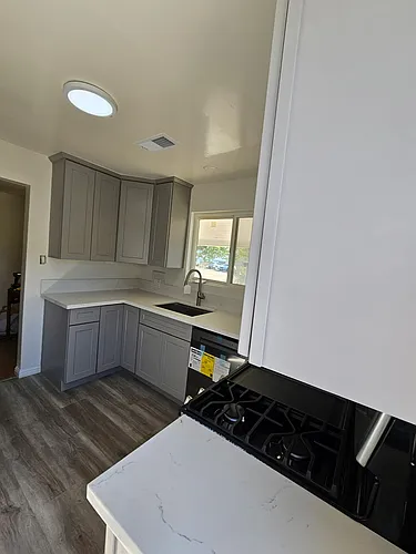 1529 Newport Ave #1 Photo 1