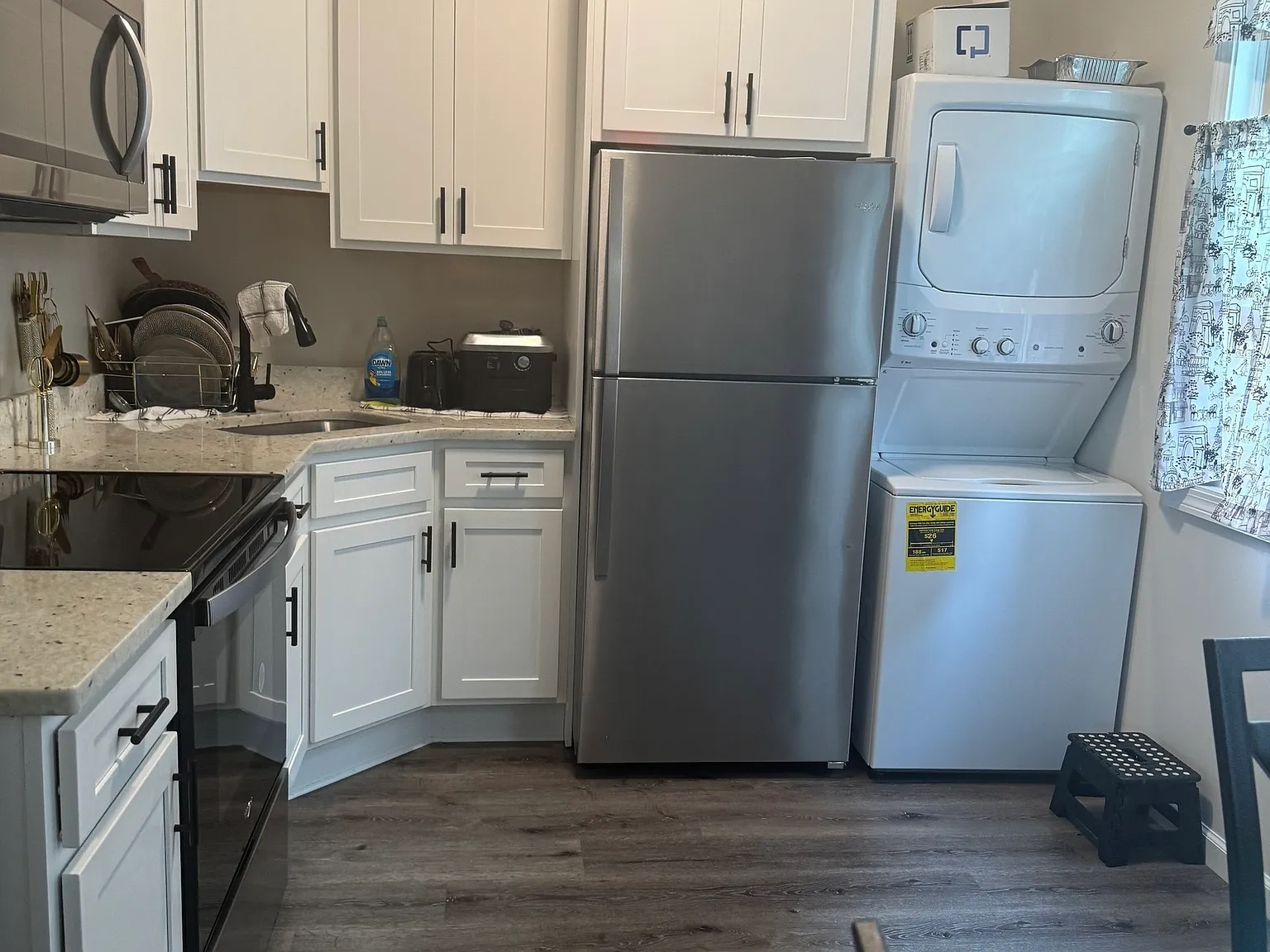 1 bed, 1.0 bath, 613 sqft, $1,299 — Photo 3
