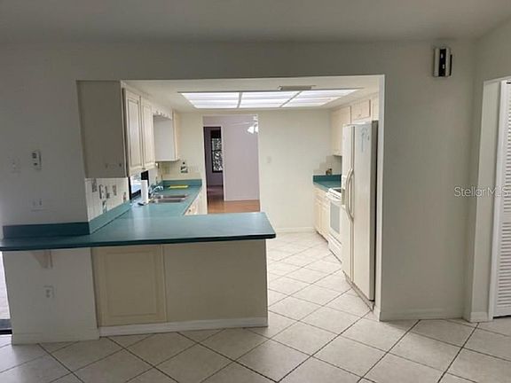 4th image of 180 Woodcutter Ln