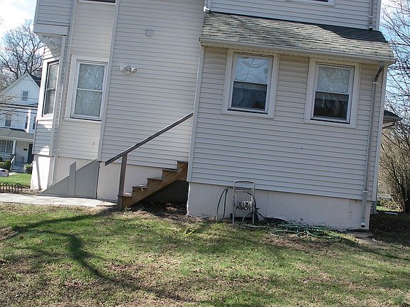 Private Rear Entrance