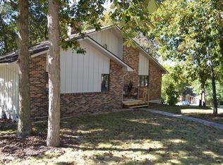 2000 Oak Point Ct, Columbia, MO 65203
