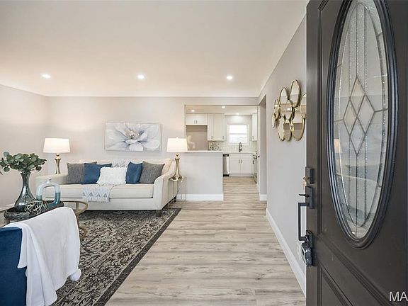 5th image of 9612 Myra Ct