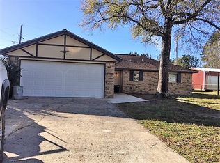 805 Warwick Dr, Vidor, TX 77662