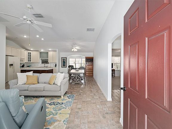 4th image of 3073 Riverdale Rd