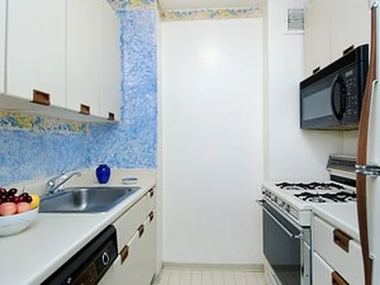 Sold by Corcoran | media 22