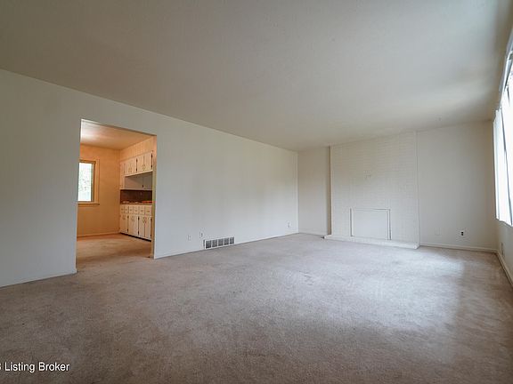 4th image of 9012 Wooddale Dr