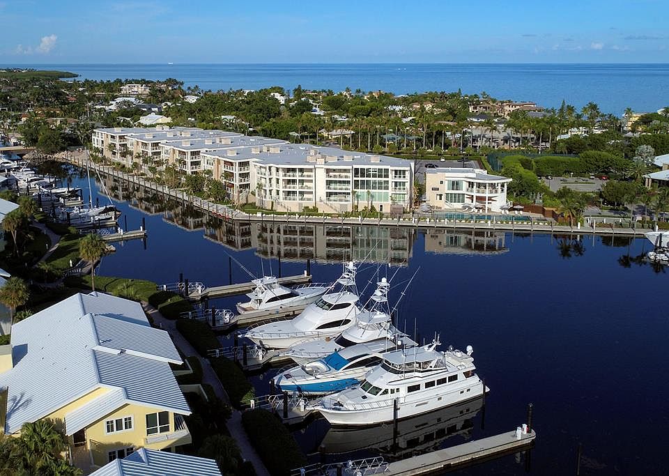 1st image of 111 Beach Rd #208