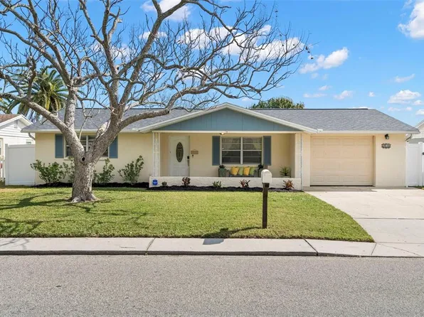 2146 Society Dr, Holiday, FL 34691