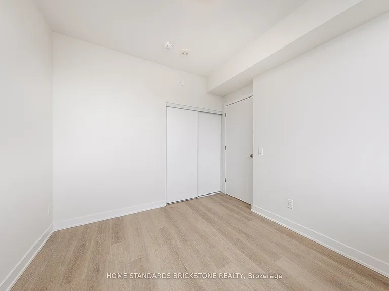 15 Ellerslie Ave #2009 — Photo 4