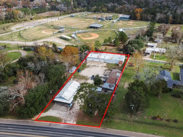 1809 S Houston Ave, Livingston, TX 77351