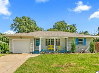 913 S Harrison St, Papillion, NE 68046