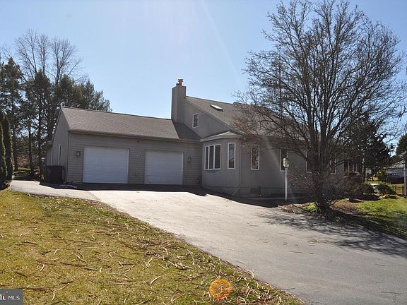2nd image of 545 Bayberry Dr
