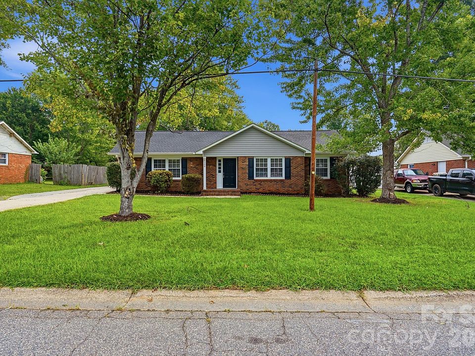 1st image of 8208 Idlewild Rd