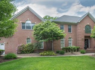 2750 Arabian Ln, Hubbard, OH 44425