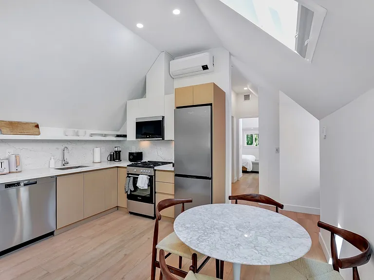 957 Nicola St #201 — Photo 7