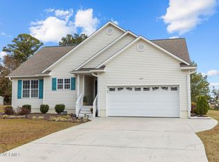 209 Neptune Ct, Cape Carteret, NC 28584