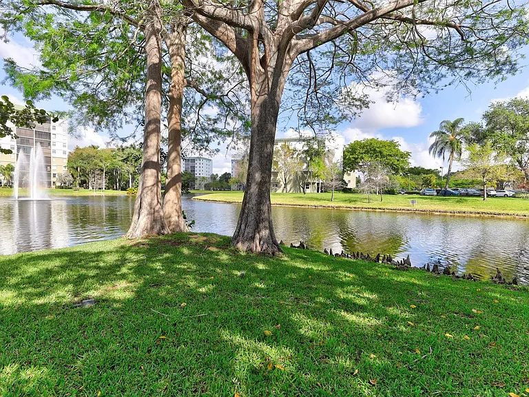 2236 N Cypress Bend Dr #508 — Photo 42