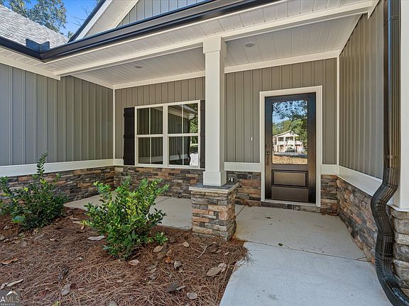 3rd image of 310 Colonial Dr