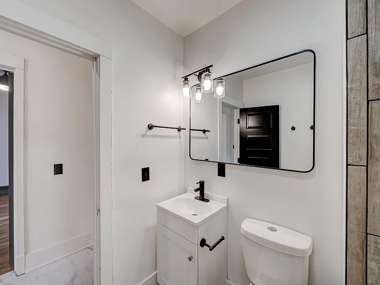 818 S 31st St #1 — Photo 10