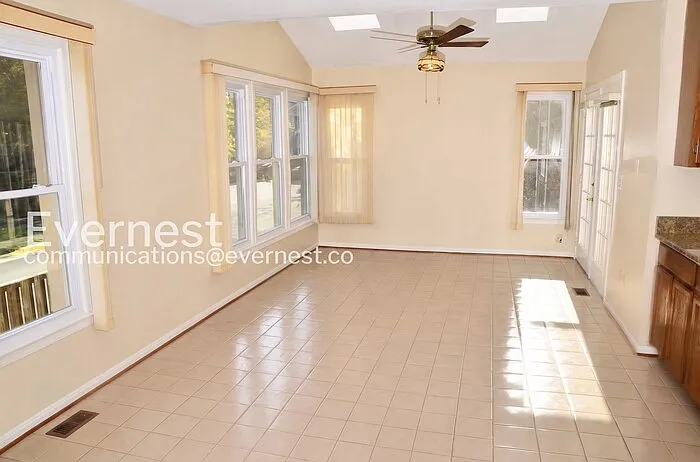 5121 Winding Woods Dr — Photo 3