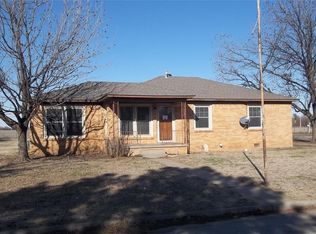 125 Memorial Dr, Mangum, OK 73554