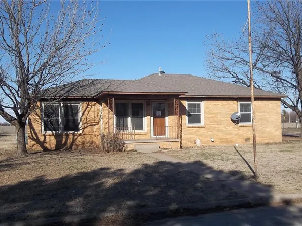 125 Memorial Dr, Mangum, OK 73554