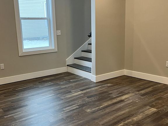 5th image of 318 Shuck Ave