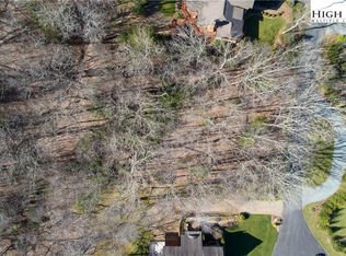 35 Hanging Rock Knoll Pl, Banner Elk, NC 28604