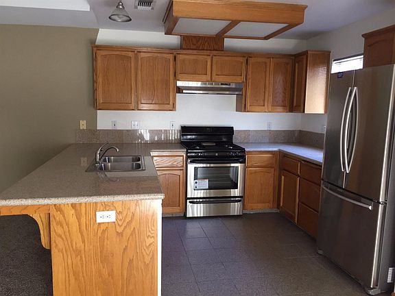 5th image of 6341 N Cornelia Ave