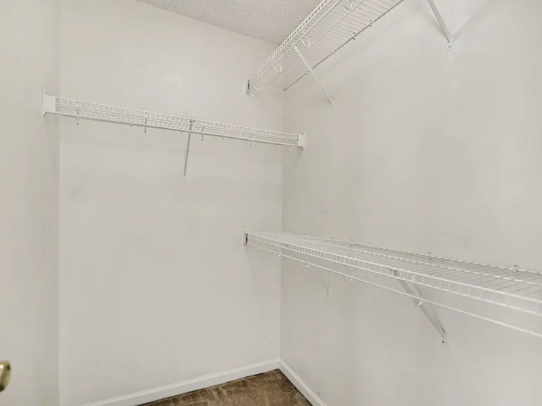 1043 Penny Ln — Photo 30