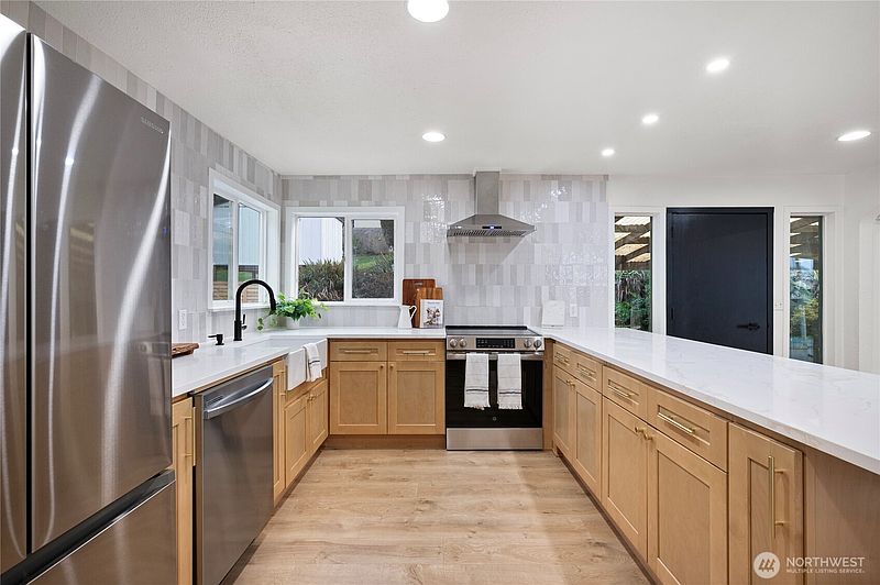 5th image of 1406 Shattuck Avenue S