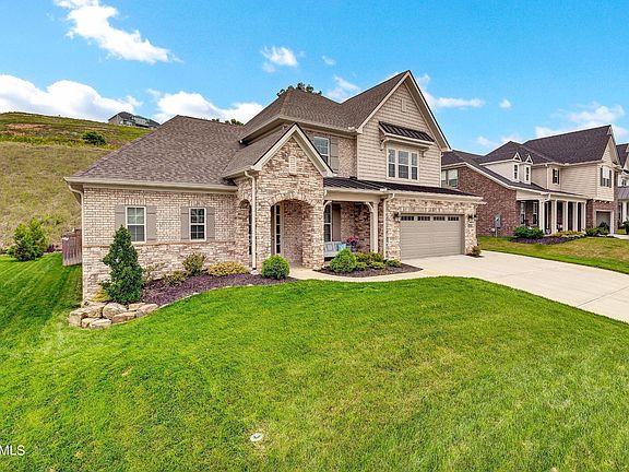 2nd image of 1854 English Ivy Ln
