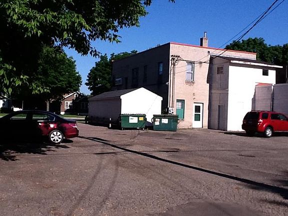 3rd image of 408 Snelling Ave S