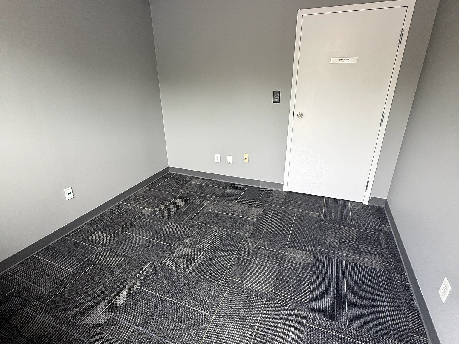 Studio, 1000 sqft, $1,300 — Photo 4