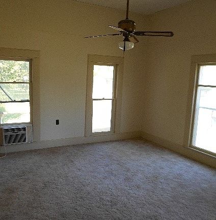 4th image of 442 Depot