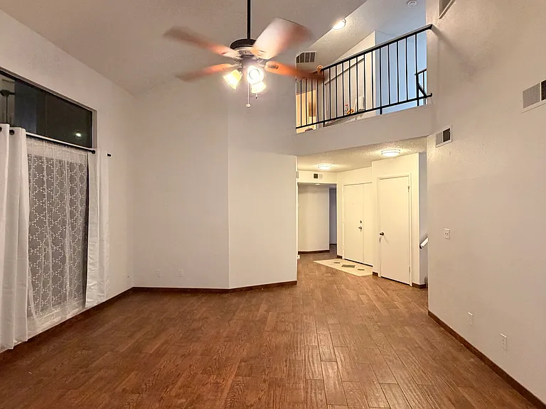 6665 Gatehouse Ln — Photo 3