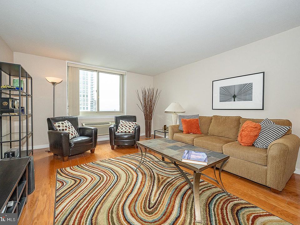 1st image of 1919 Chestnut St APT 2209
