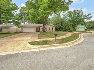 606 Aspenway Cir, Euless, TX 76039
