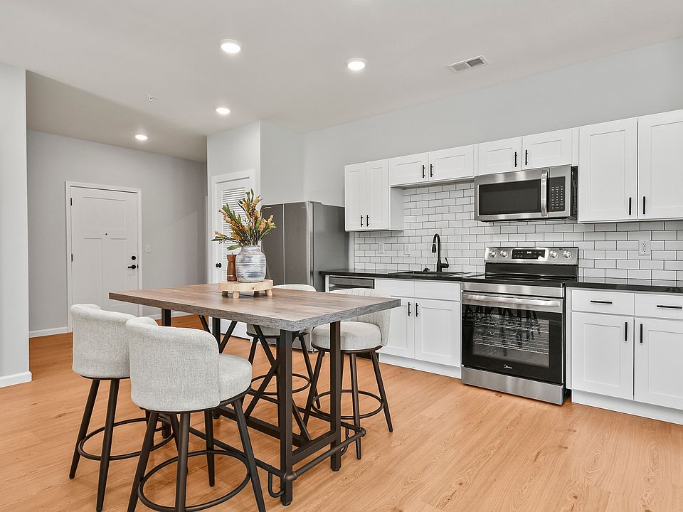 Gorgeous Open Kitchen with Ample Dining Space