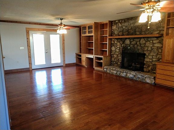 3rd image of 5070 Sterling Dr