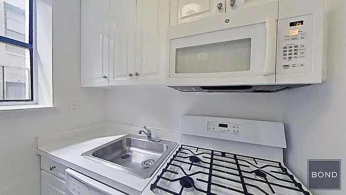 Rented by Bond New York | media 12