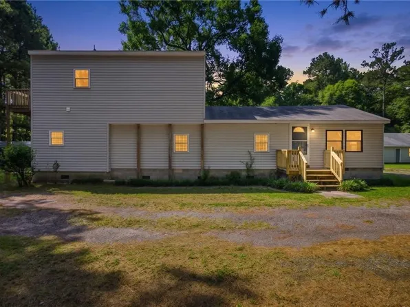 8368 Whispering Pines Trl, Windsor, VA 23487