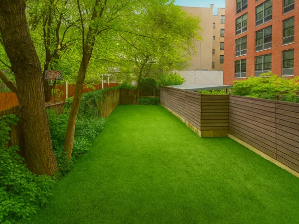 610 East 181st Street image 13 of 14