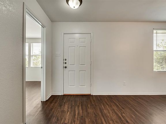 3rd image of 2724 Ingram Cir
